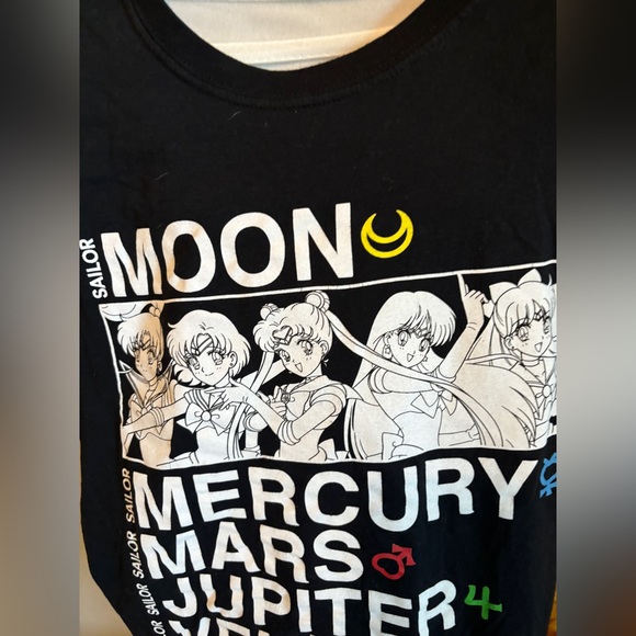 Sailor Moon T-shirt🌜⛵️ - Picture 3 of 9